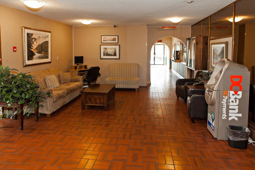 Haida Way Motor Inn Port McNeill Εξωτερικό φωτογραφία