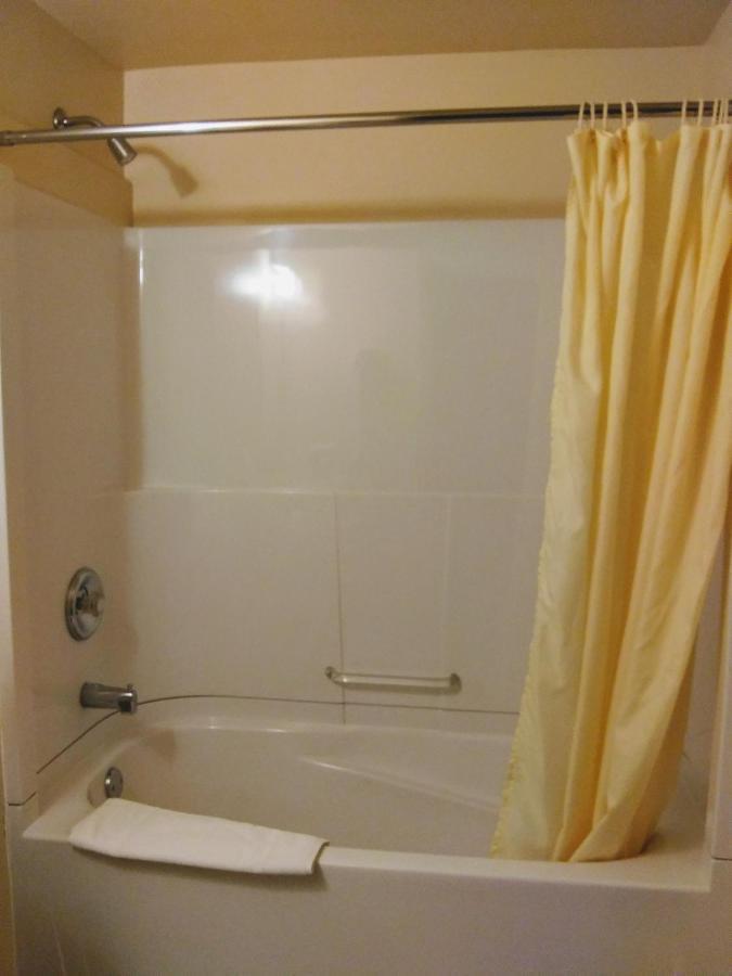 Haida Way Motor Inn Port McNeill Εξωτερικό φωτογραφία
